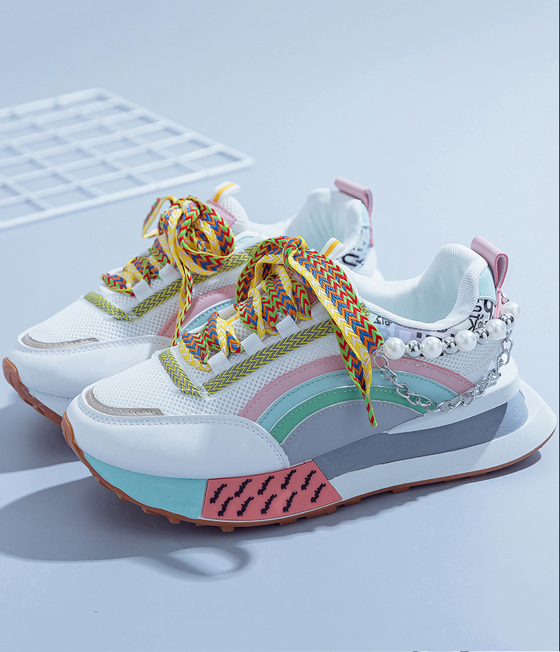 Shiny Chunky Soled Sneakerscasual FashionableAnd On Trend foto 3