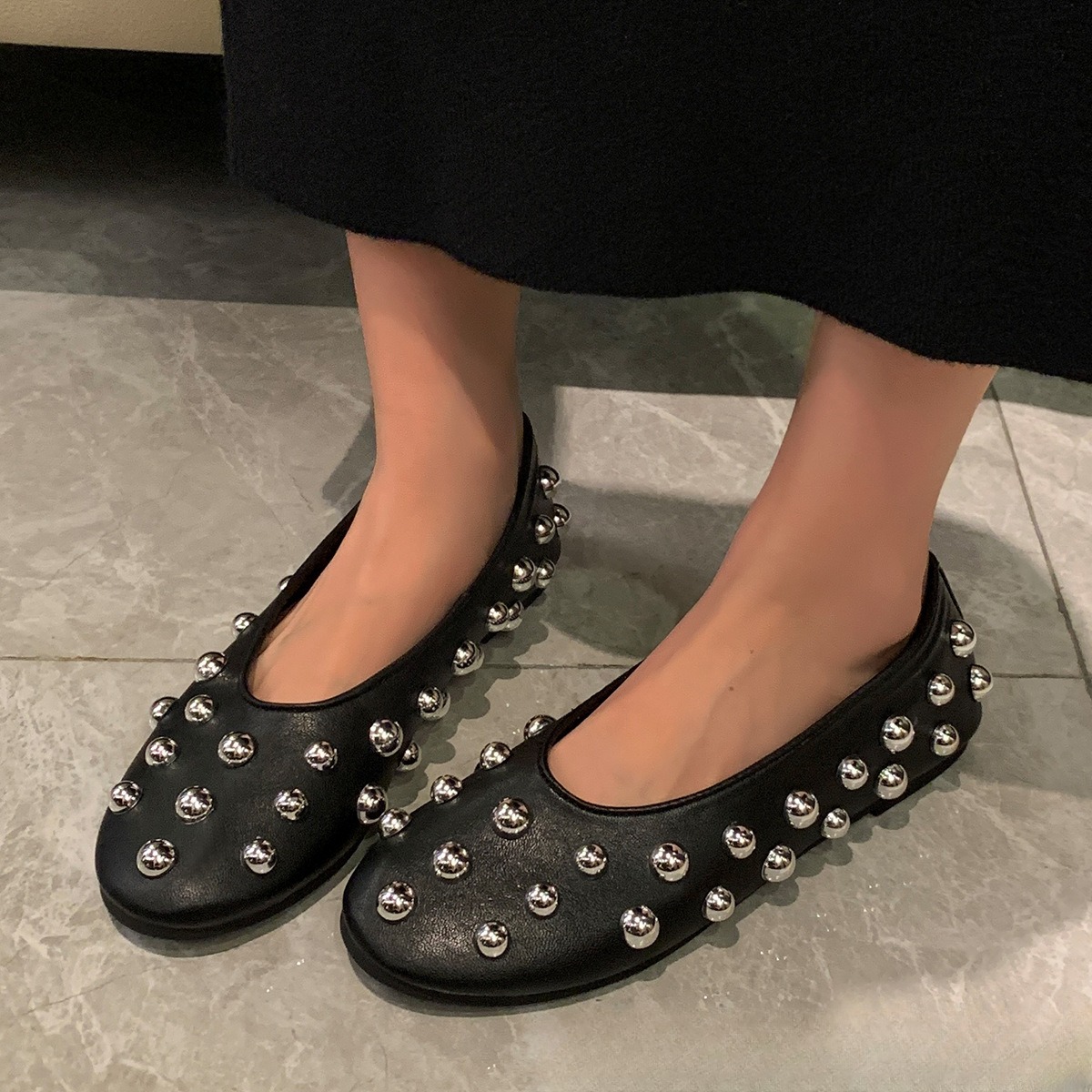 Black Studded Leather Ballet-style Flat Casual Shoes foto 4