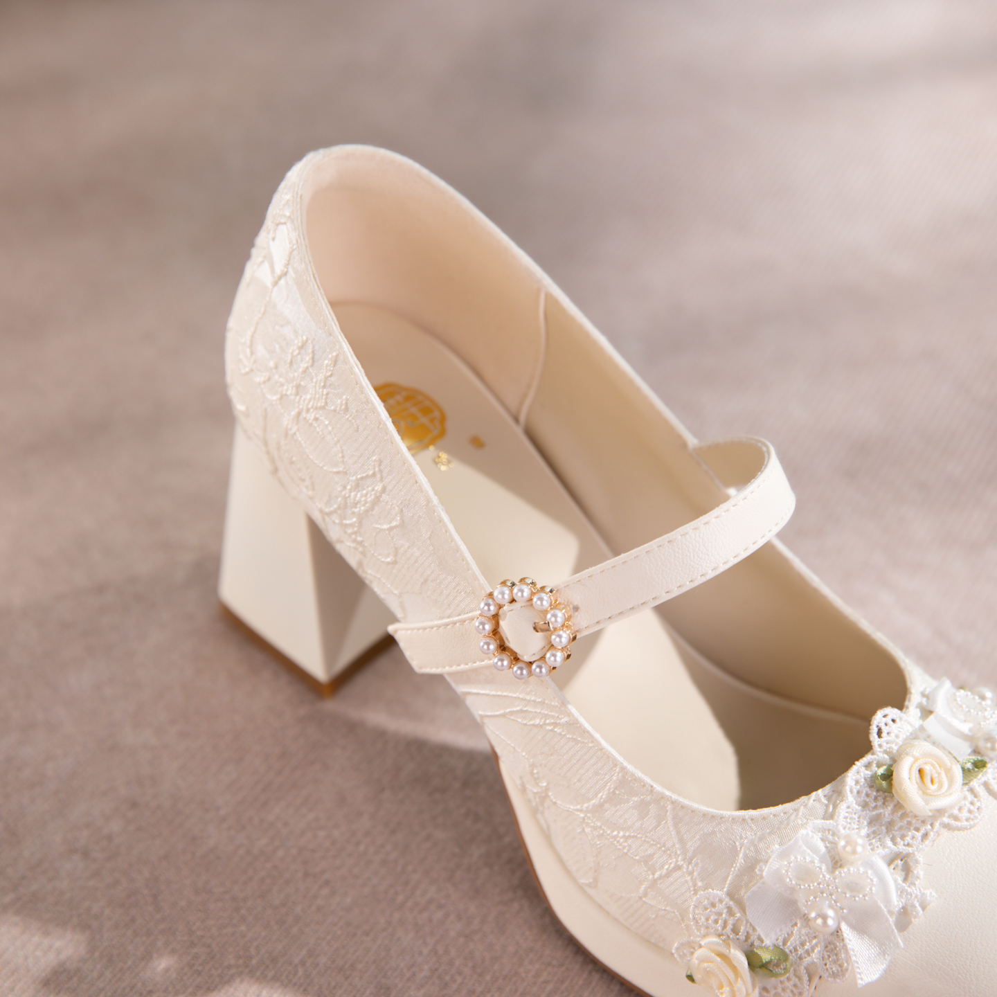 Mie Bai Lace Mary Jane Platform High Heels - Retro Soft Style Bridal Shoes - Versatile White High Heels foto 5