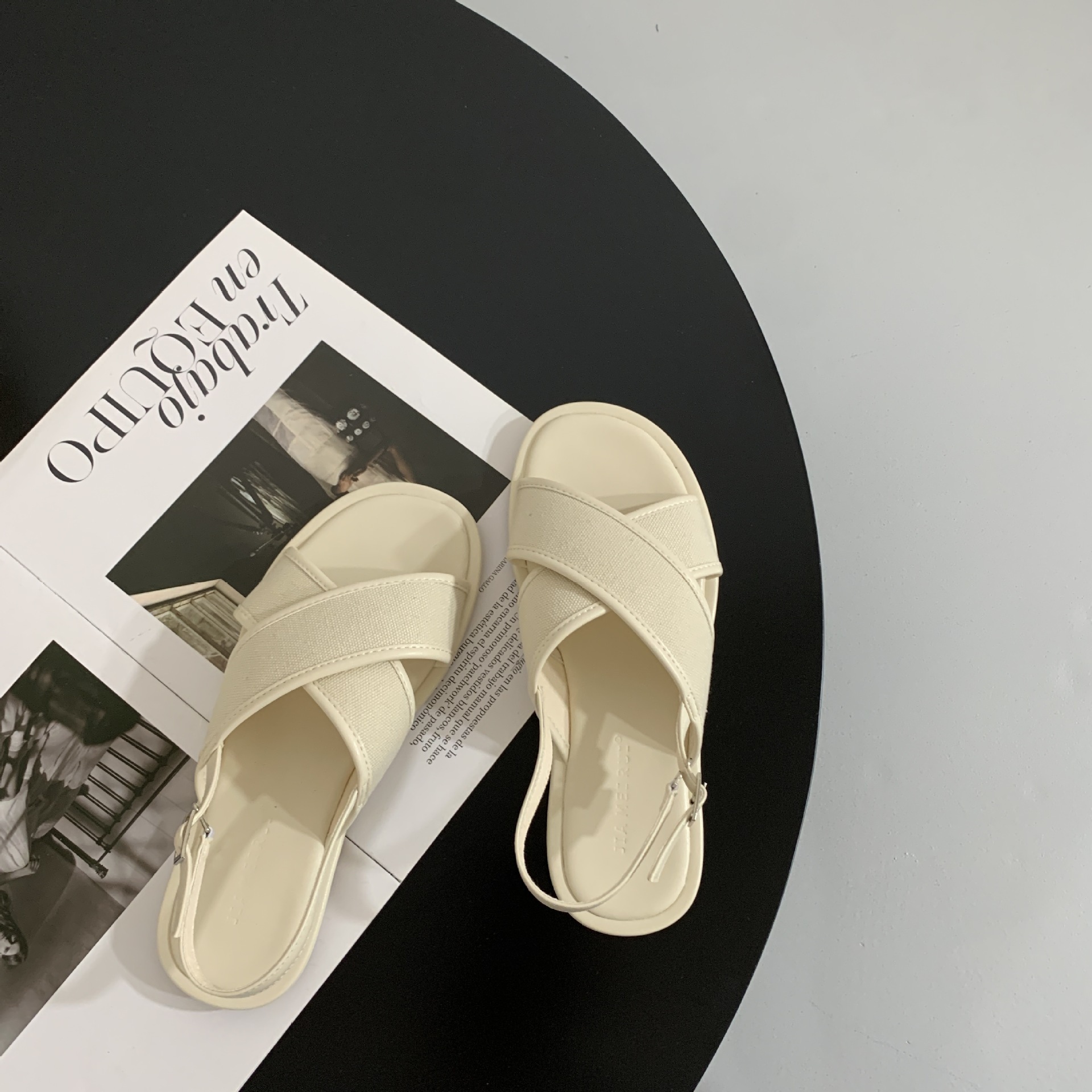 Retro Minimalist Cross-strap Sandals foto 3