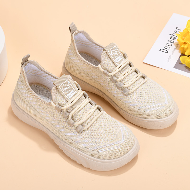 Stylish And Comfortable Fly Knit Mesh Shoes foto 2