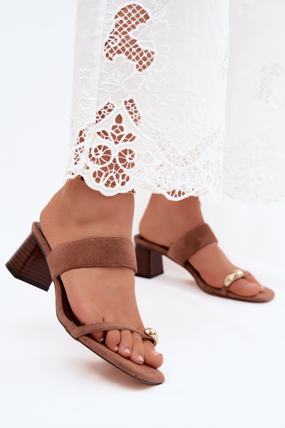 Hakken slippers Step in style