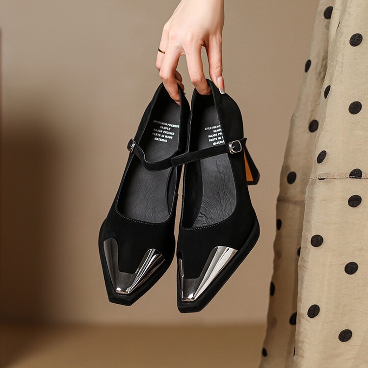 Womens Comfortable Stiletto Heels With A Sturdy Metal Toe And Buckle Detailing foto 4