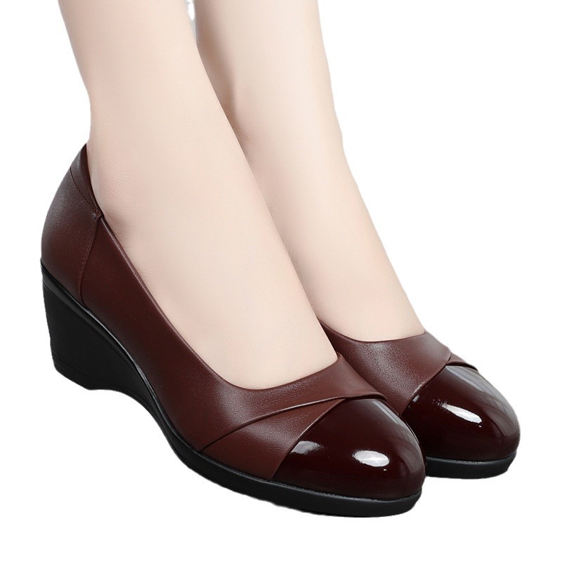Soft-leather Mid- To Late-life Mom Shoes Comfortable Wedge Leather Shoes foto 3