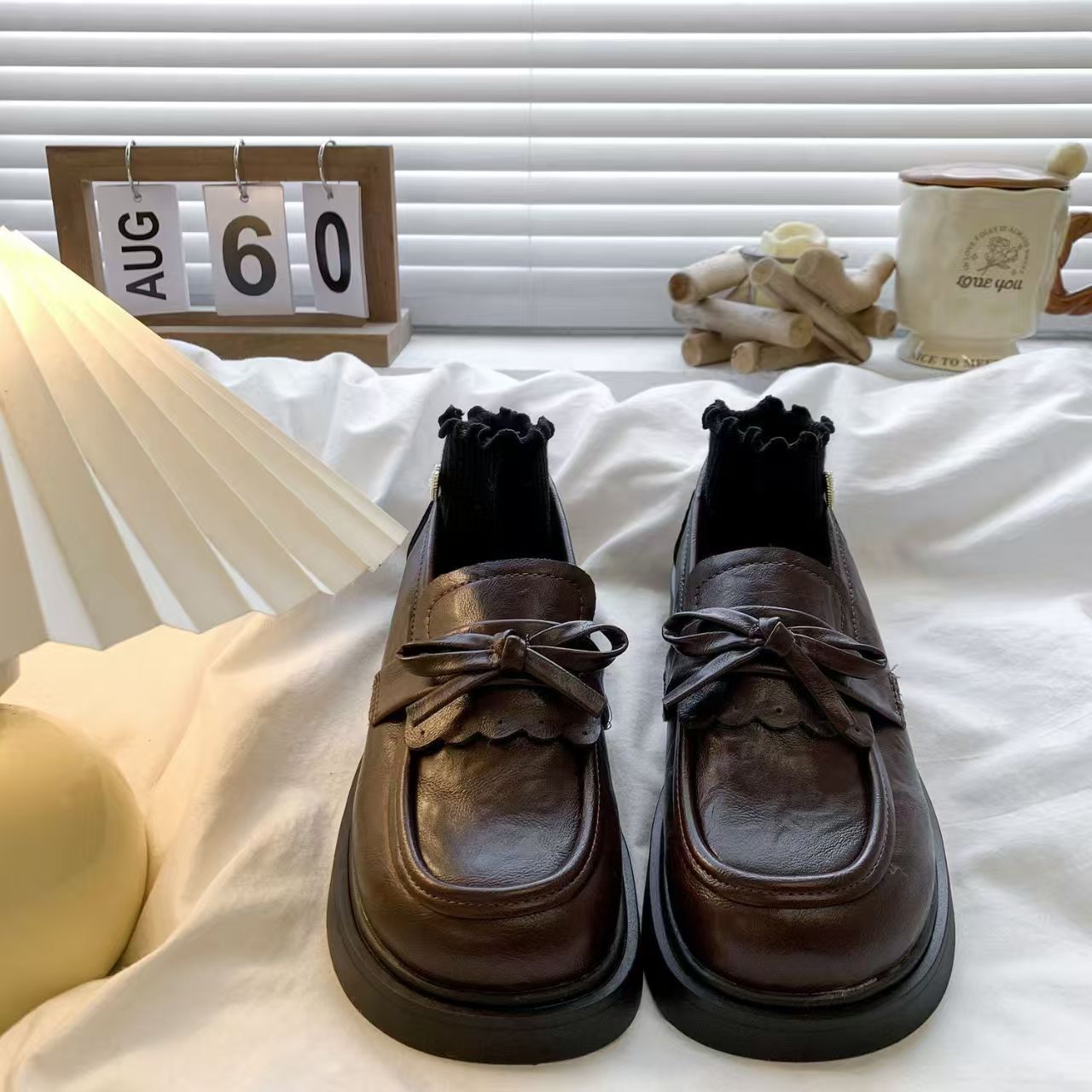 Bow Tie Black Chunky Soled Slip On Leather Shoes foto 5