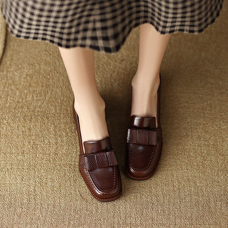 Elegant And Sophisticated Soft Cowhide Commuter Shoes With A Chunky Mid Heel foto 2