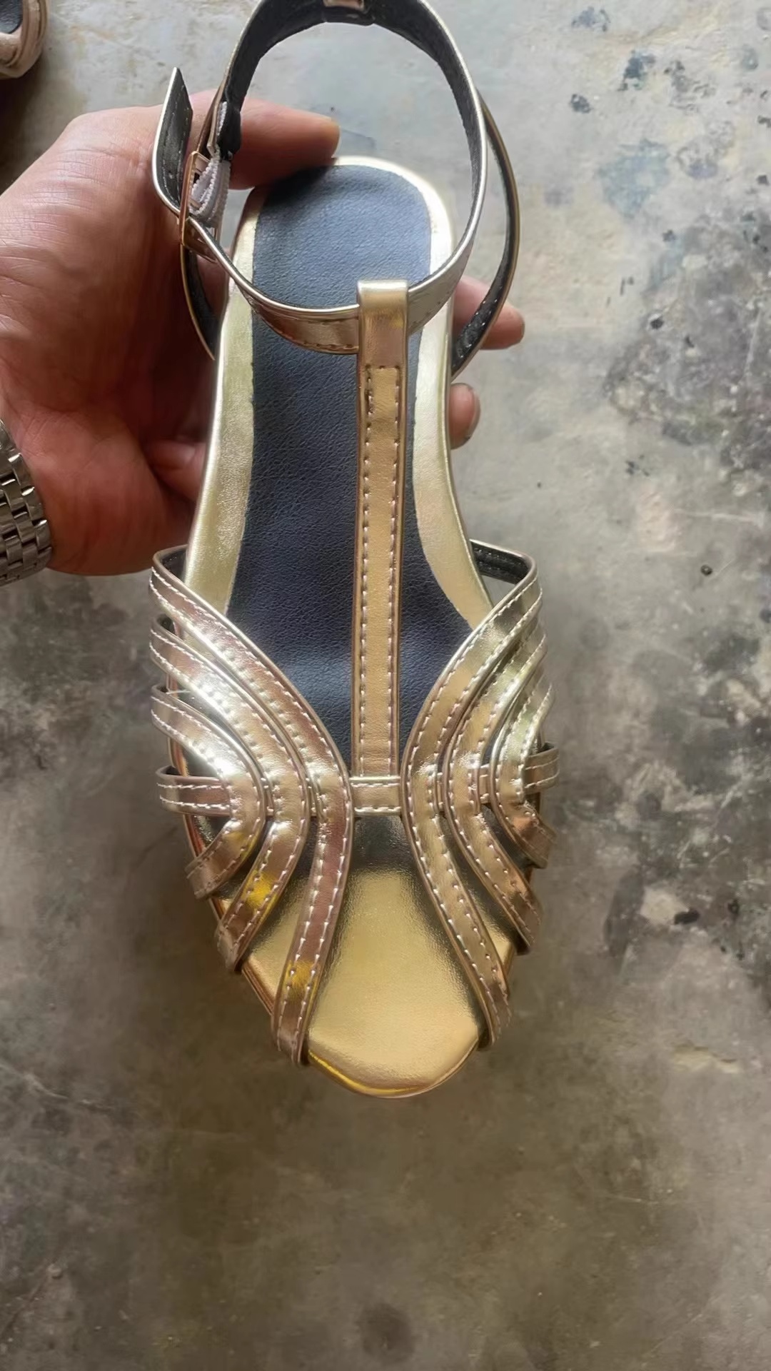Summer Fashion Flat Peep Toe Ankle Buckle Hollow Women's Sandals foto 3