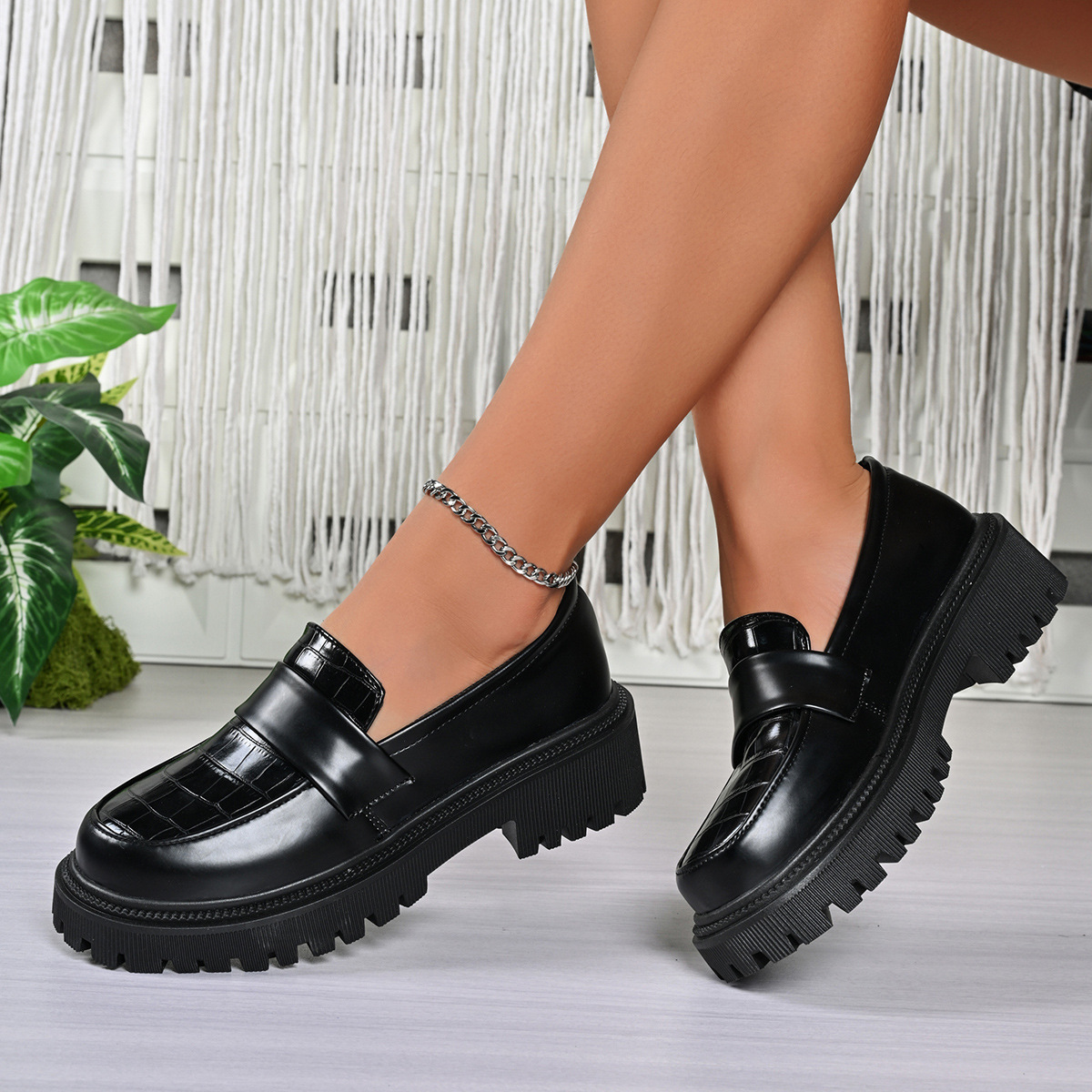 Womens Fashionable Plus-size Chunky-soled Leather Shoes foto 4