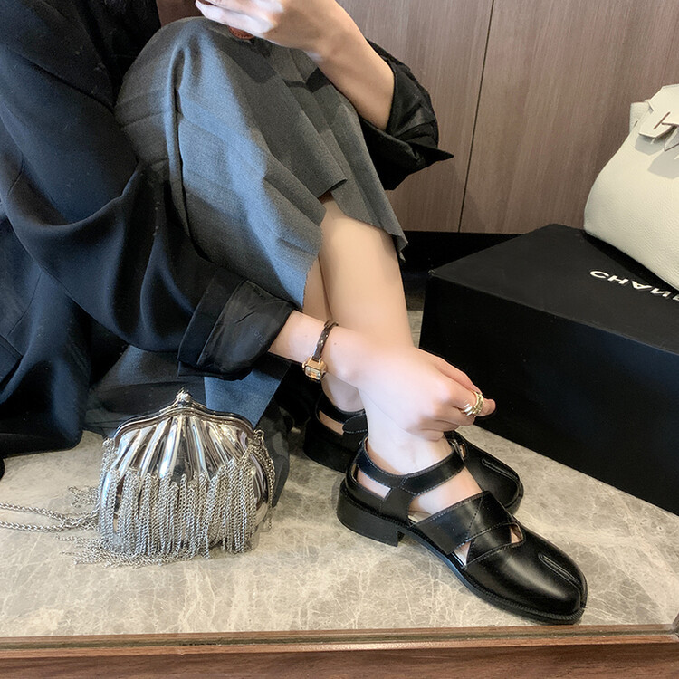 Women's Split-toe Hollow-out Flat Leather Shoes foto 4