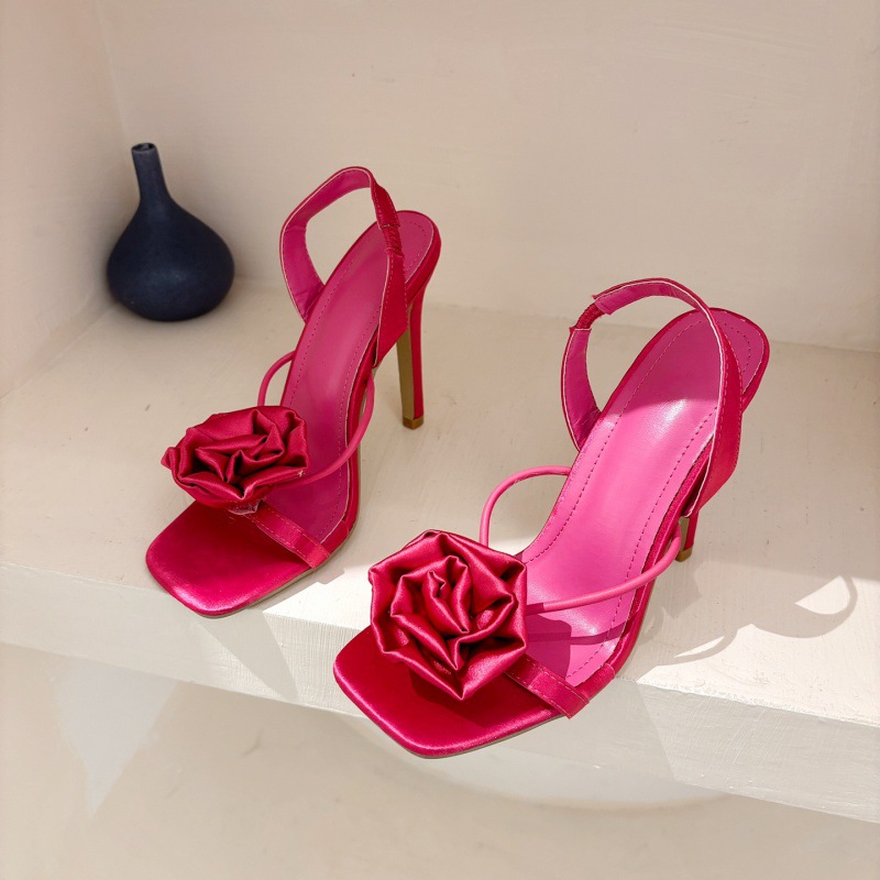Fashionable Flower Square Toe Strap With Skirt High Heels foto 3