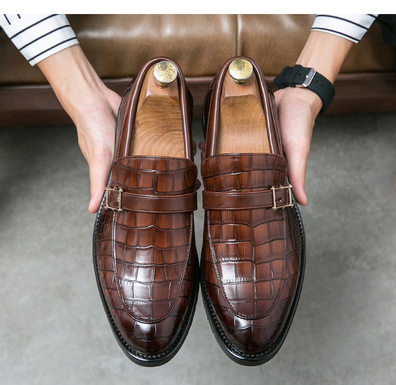 Fashion British Style Buckle Pointed Leather Shoes foto 5