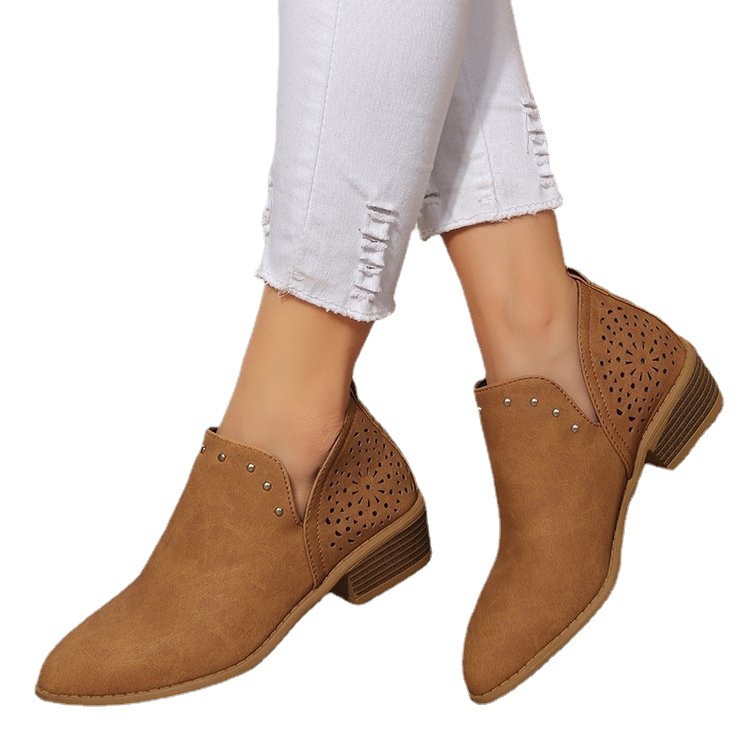 Retro Pointed-toe Studded Low-heeled Ankle Boots foto 3
