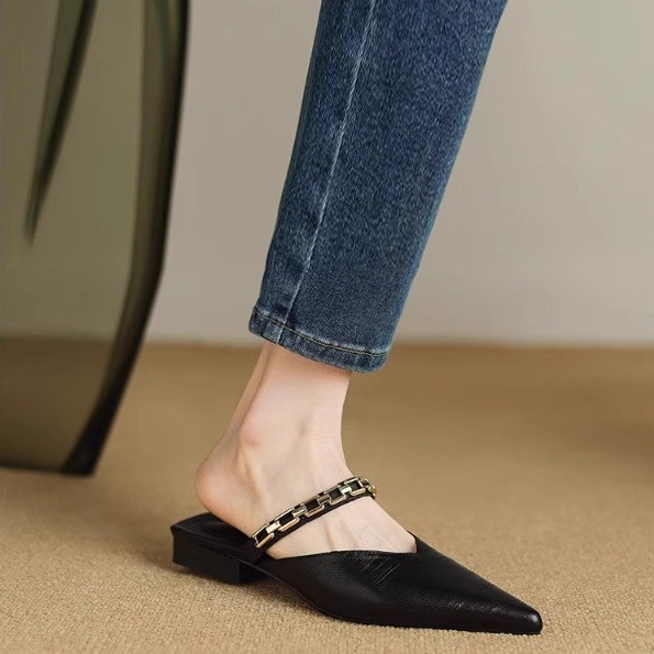 Chain-style Strappy Pointed-toe Low-heeled Flat Sandals foto 5