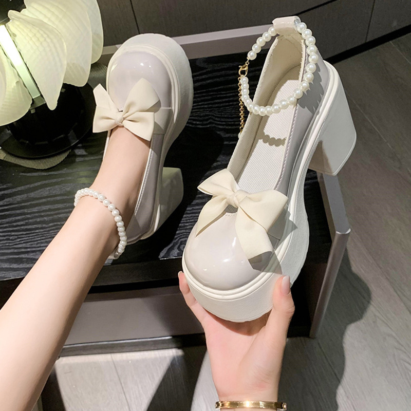 Pearl Bow High-heeled Leather Shoes foto 3