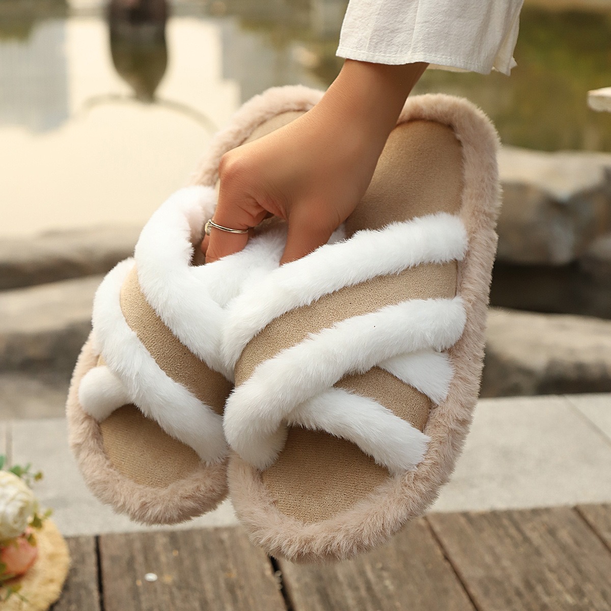 Fluffy Slippers Cross Strap Stitching Warm Casual Platform Slippers foto 3