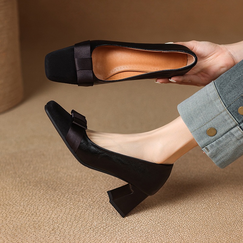Retro Square Head Stitching Chunky Heel Pumps Women's Spring And Autumn New Bow Low-cut High Heels foto 2
