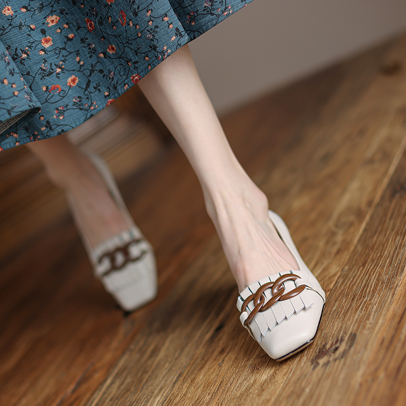 Women's Handmade Genuine Sheepskin Fringe Block Heel Pumps, Square-Toe Chain Loafer Style Shoes foto 5