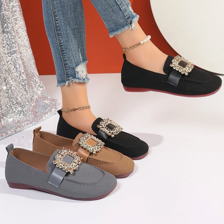 Square-toe Loafers With A Round Toe foto 3