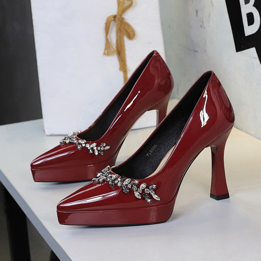 Patent Leather Platform Stiletto Pumps For Women foto 4