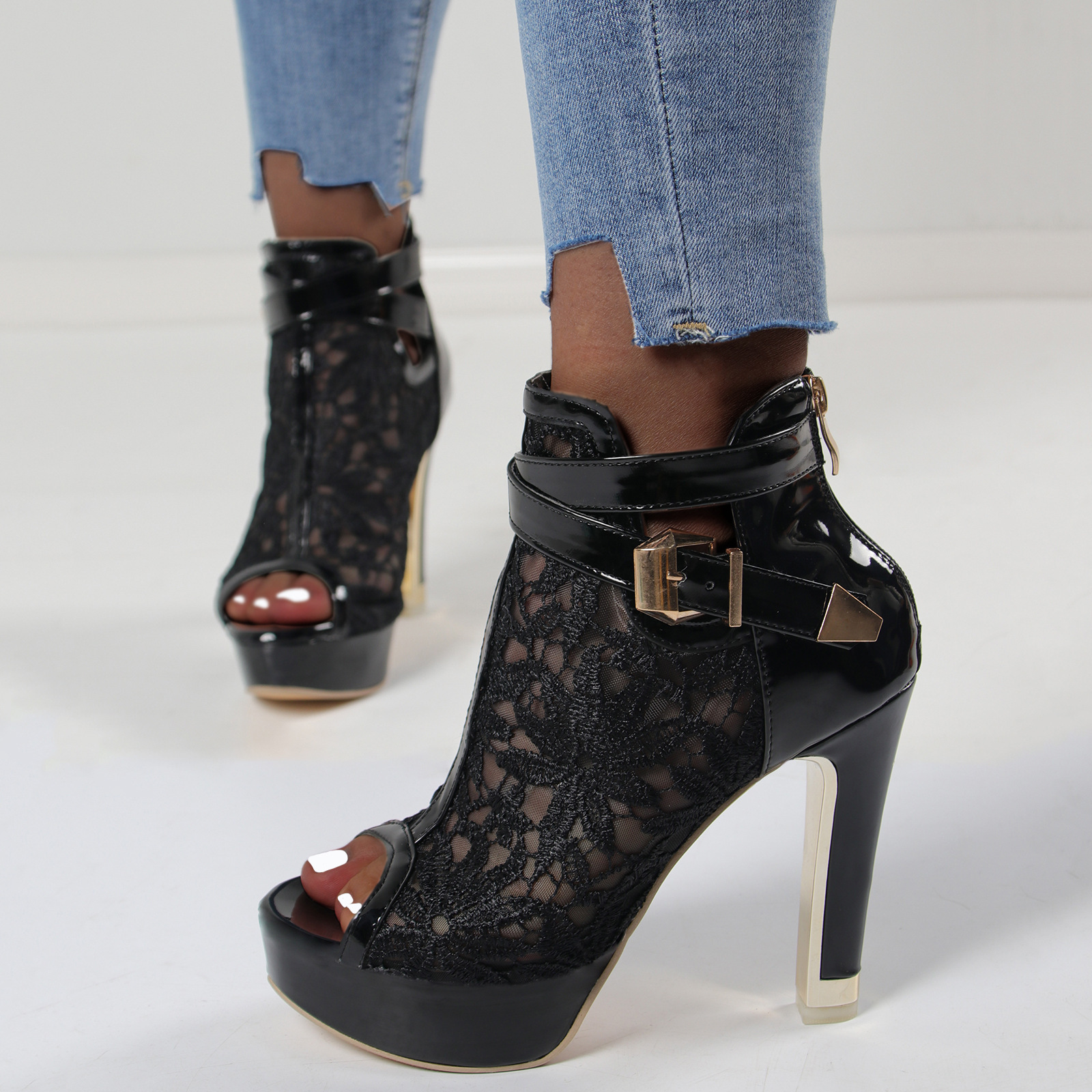 Lace-Trimmed Buckle Fish-mouth Chunky Heel Sandals Womens