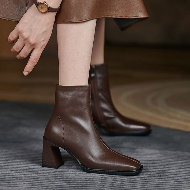 Womens Stylish Short Boots With A Square Toe And Chunky Heel Womens Fashion Boots With A Side Zipper Leather Boots foto 5