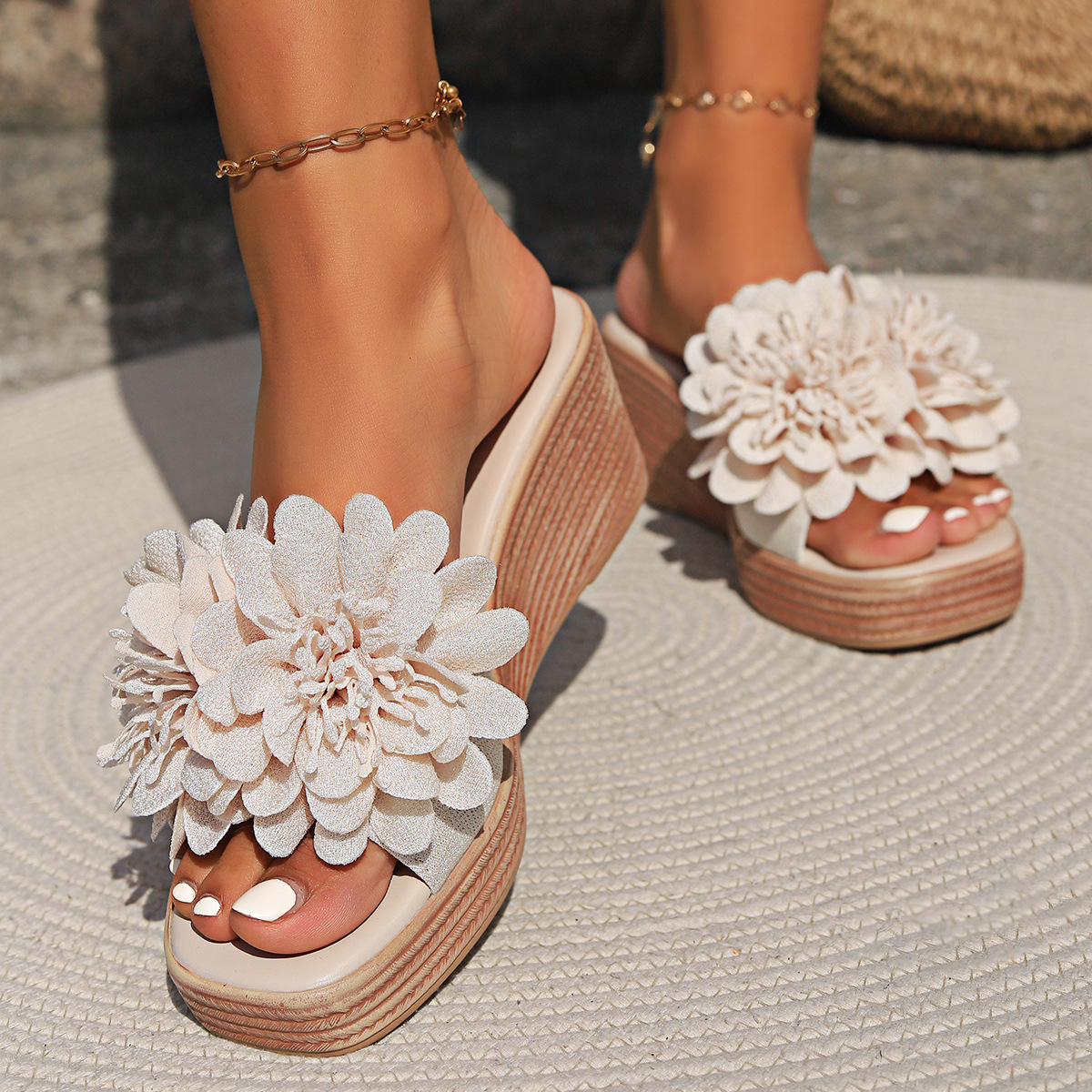 Flower Design Wedge Sandals Female foto 2