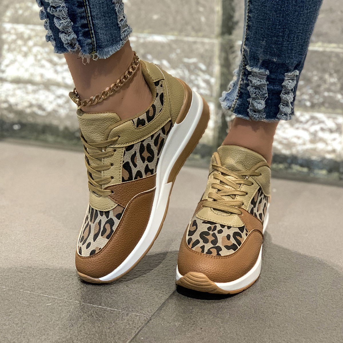 New Womens Leopard-Print Lace-Up Wedge Sneakers With Chunky Sole foto 4