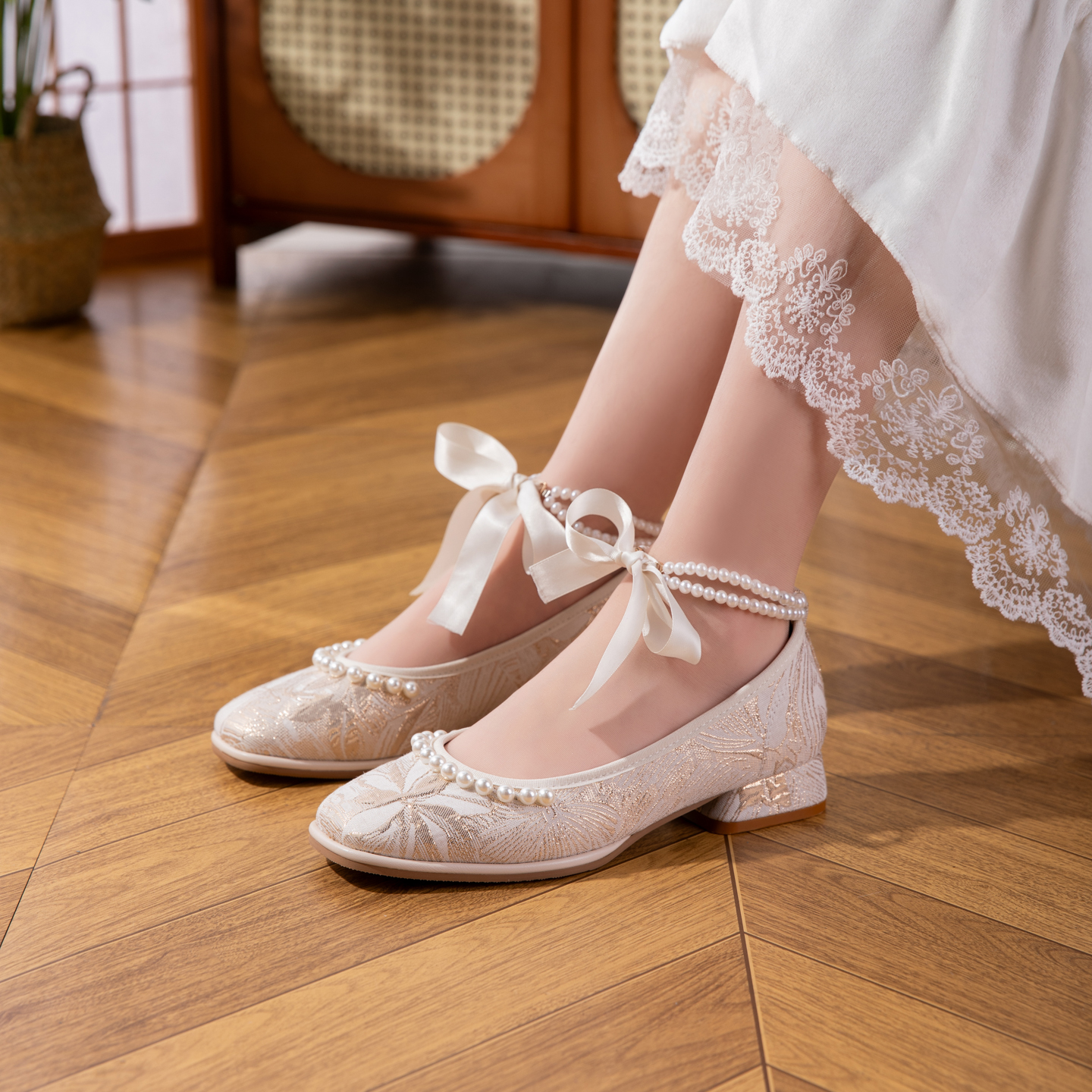 2026 New Jacquard Mary Jane Low Heel Women's Shoes - Pearl Ribbon Bow Square Toe Flared Single Shoes - Soft And Versatile Wedding Shoes foto 3