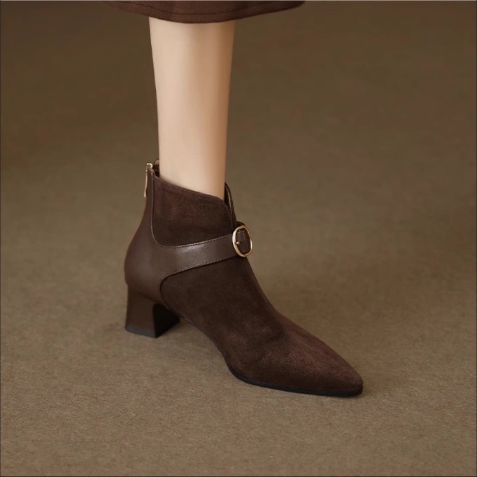 Pointed-toe Suede Belt-strap Mid-heel Ankle Boots foto 5