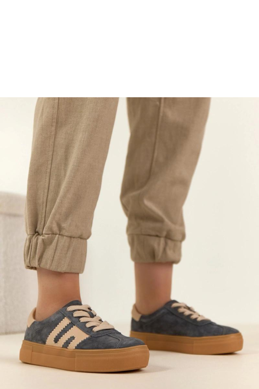 Sportschoenen op een platform Solea foto 4