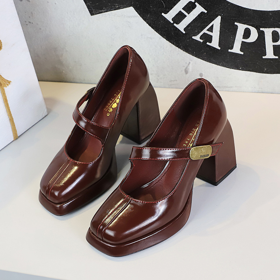 Retro-style High Heels With Platform Metal Buckle And Single-strap Sandals foto 3