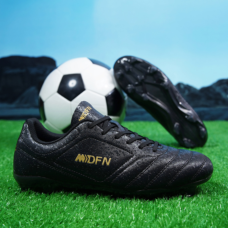 Lightweight And Comfortable Soccer Shoes Long Nail Broken Nail Wear-resistant Non-slip foto 2