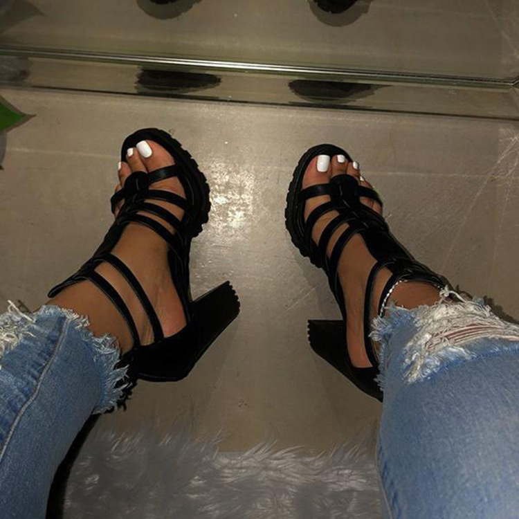Women's Sandals With A Round Toe And Chunky Heel foto 5