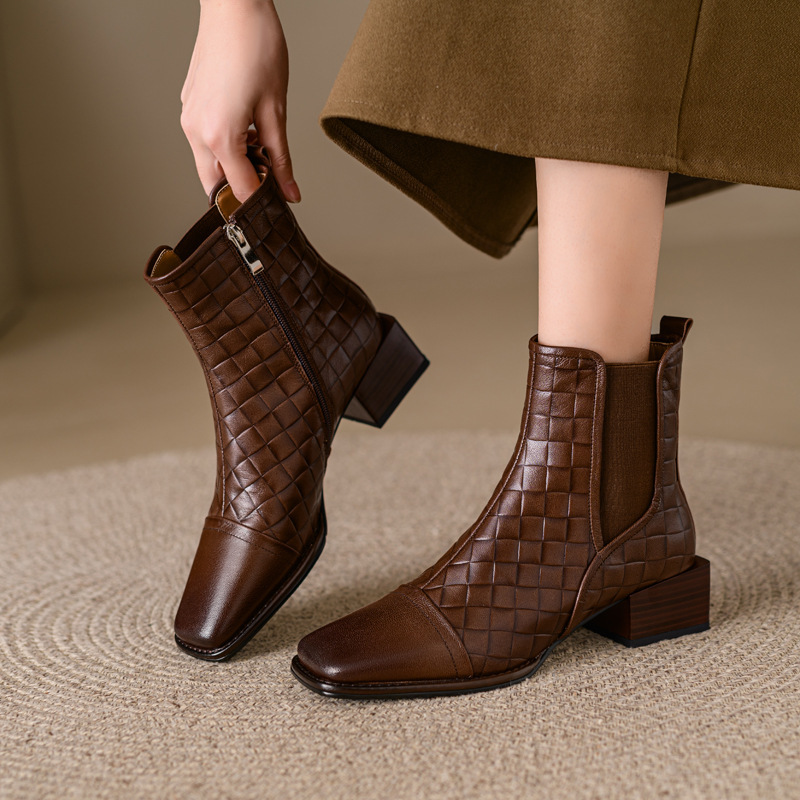 Retro Woven Square-toe Chunky-heel Womens Full-grain Leather Boots With Elastic Side Panels foto 2