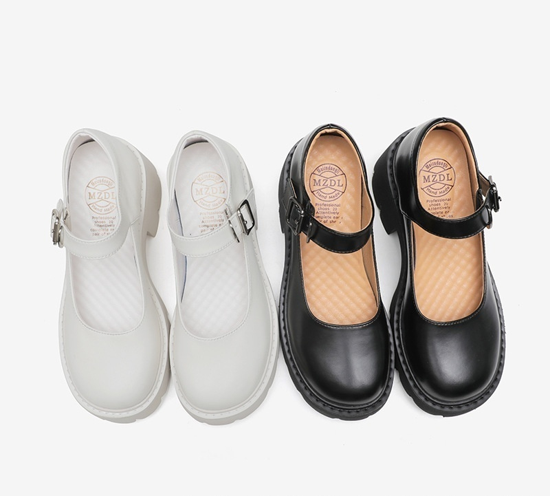 Womens Small Leather Shoes With Retro Japanese-Style Buckles foto 4
