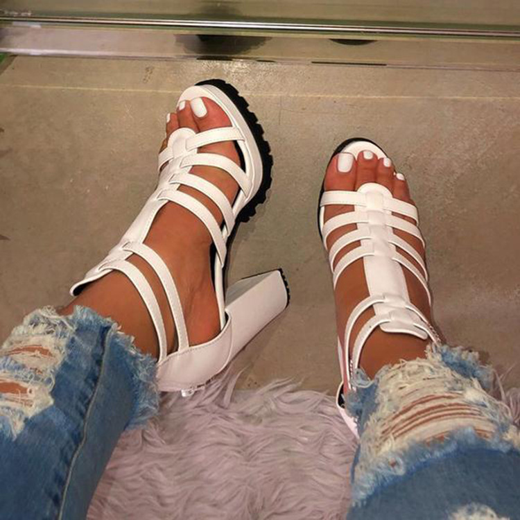 Women's Sandals With A Round Toe And Chunky Heel foto 2