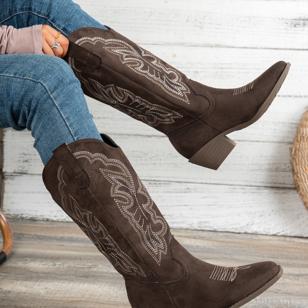 Pointed Toe Western Cowboy Boot Women's Large Size Embroidered Thick Boots foto 2