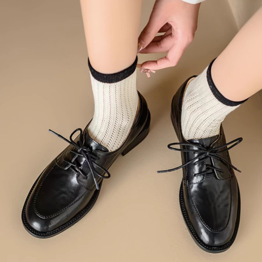 Womens Large-size Leather Shoes With A Round Toe And Cowhide Upper foto 2