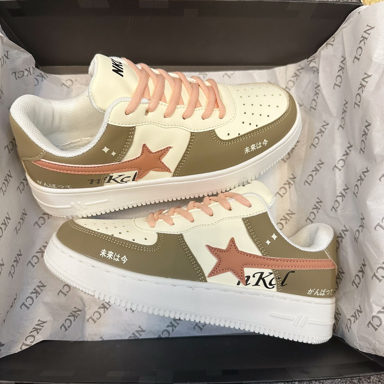 Versatile Trendy Casual Low Top Sneakers foto 3