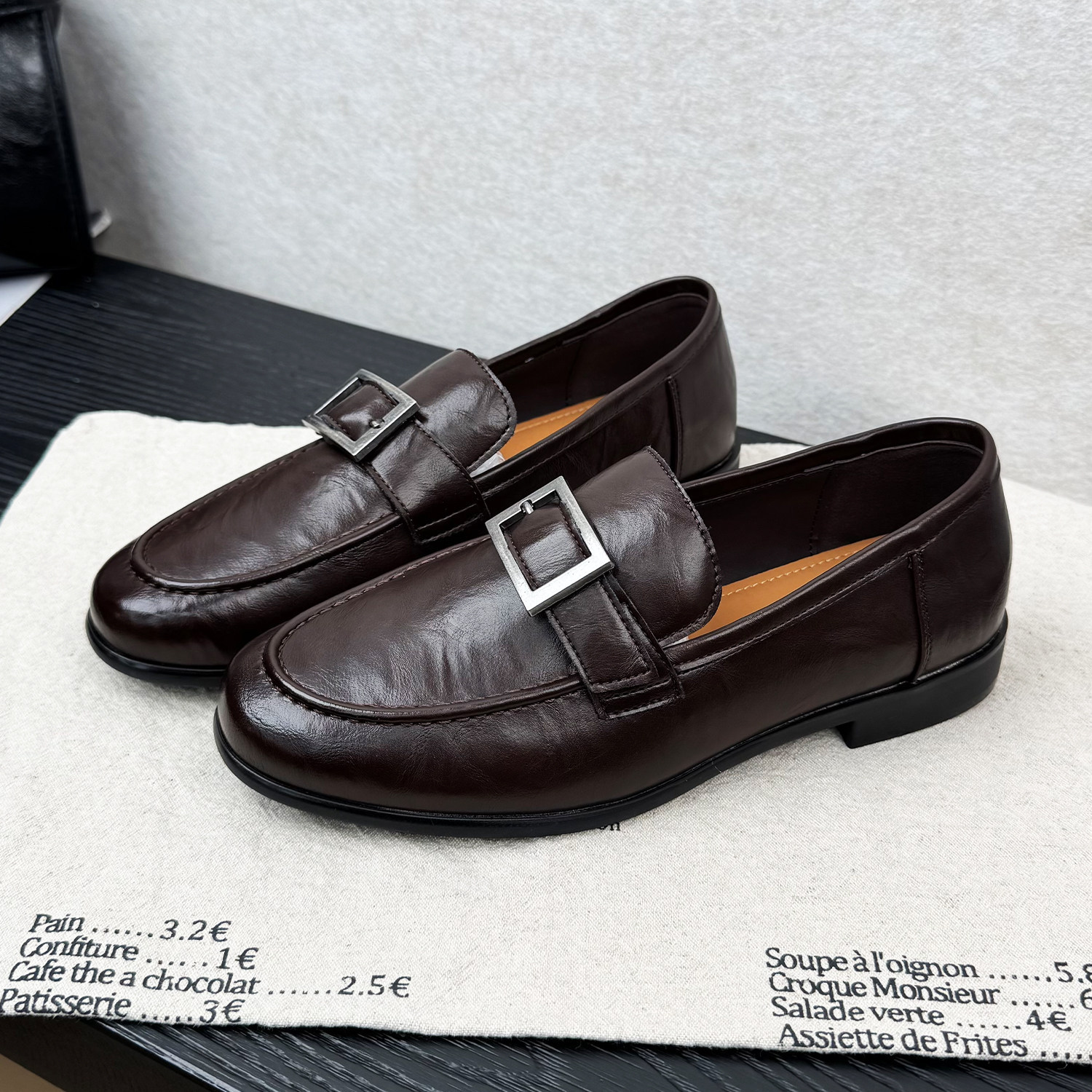Round-toe Metal Buckle Slip-on Soft-soled Leather Shoes foto 5