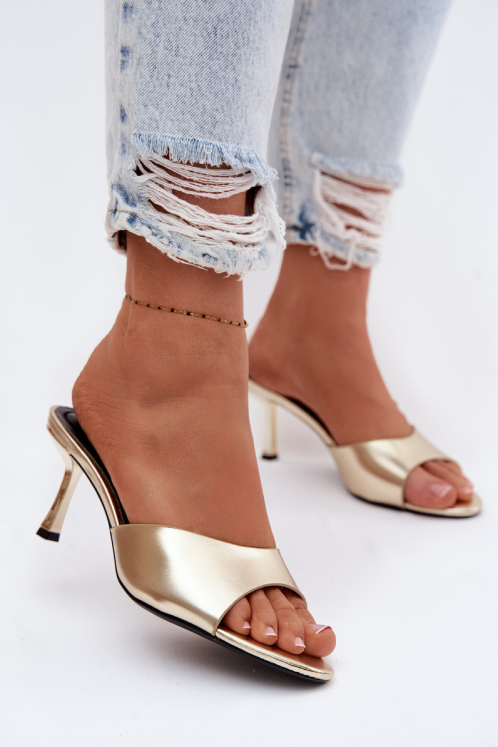 Hakken slippers Step in style