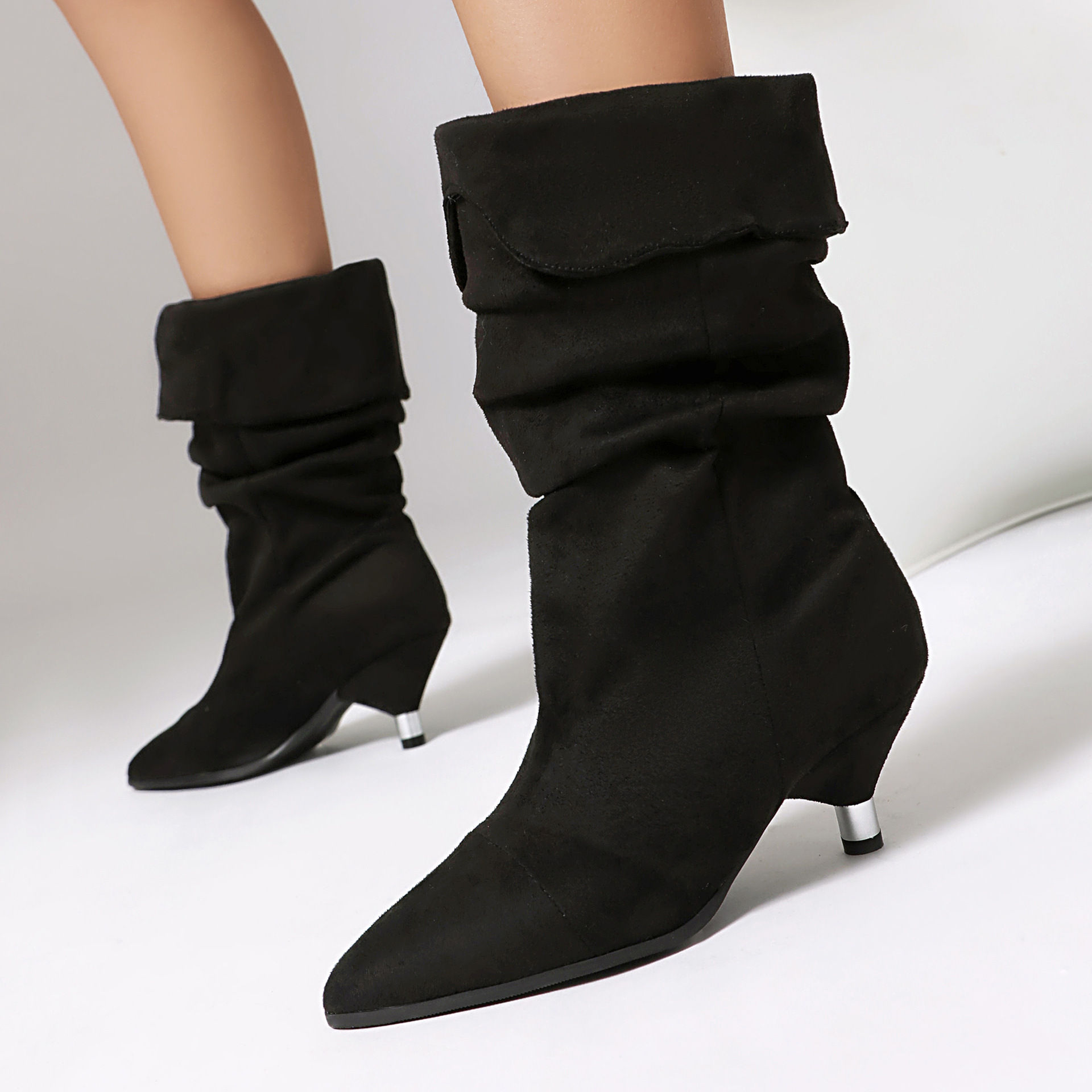 Stiletto-Heel Leopard-Print Pointed-Toe Ankle Boots With Turned-Over Cuffs foto 4