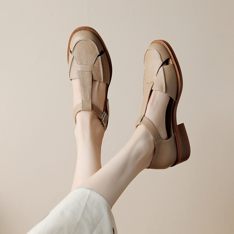 Retro Flat Bottom Women's Sandals Hollowed Toe Box foto 3