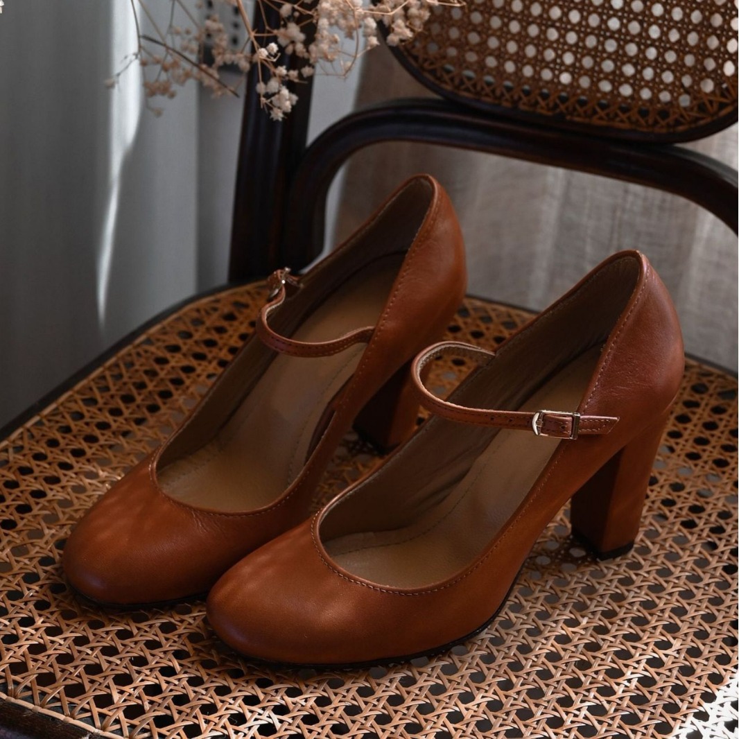 Fashion Pointed 40-43 Plus Size Buckle Strap Shallow Mouth Pumps Women foto 2