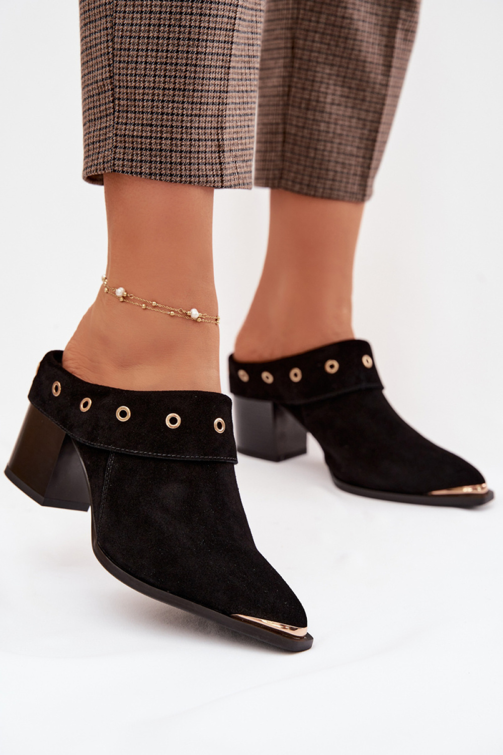Hakken slippers Step in style