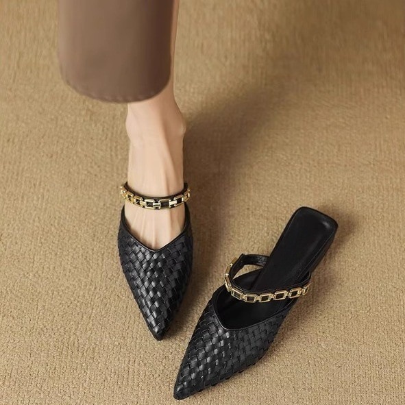 Chain-style Strappy Pointed-toe Low-heeled Flat Sandals foto 3