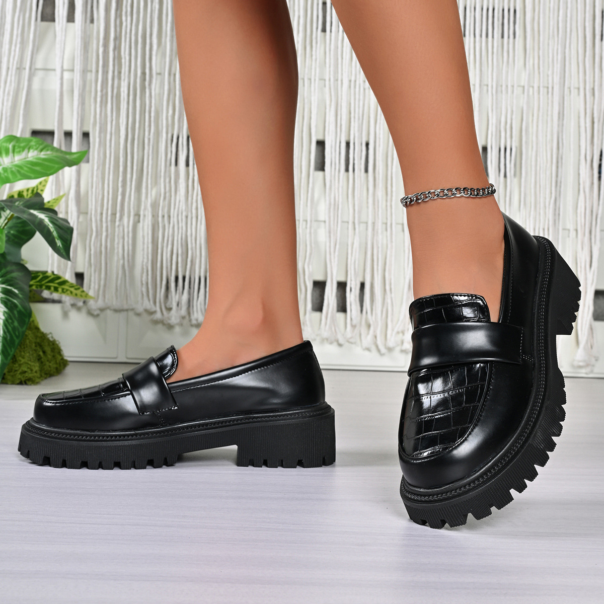 Womens Fashionable Plus-size Chunky-soled Leather Shoes foto 3